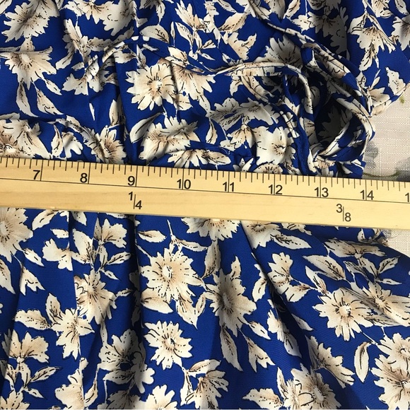WEEK V-Neck Peplum Top Womens Size M Floral Blue short puffed sleeve pre owned - Picture 11 of 15